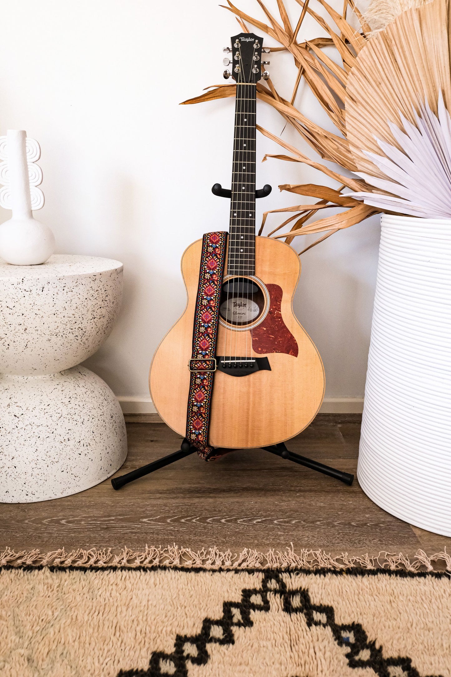 Brooklyn retro vintage guitar strap