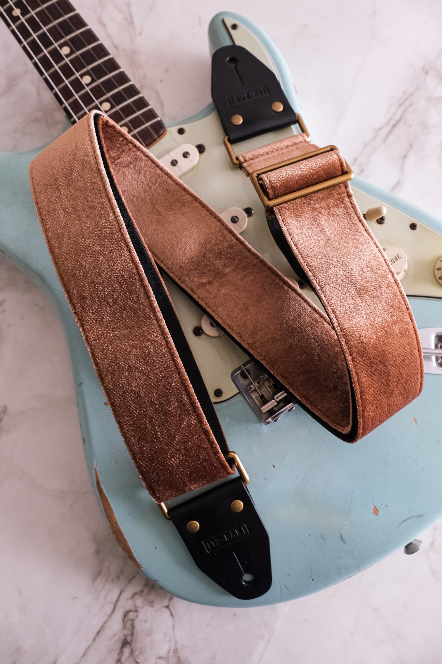 Brownie velvet vintage retro guitar strap
