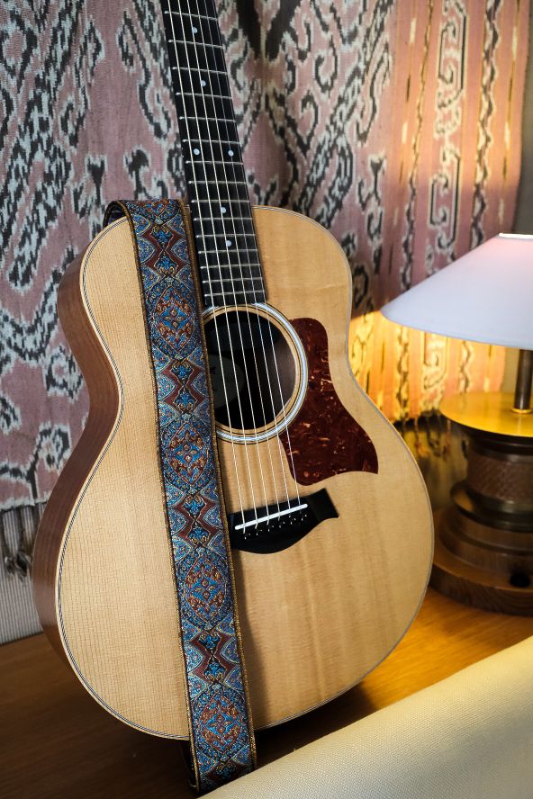 Burleigh vintage retro guitar strap