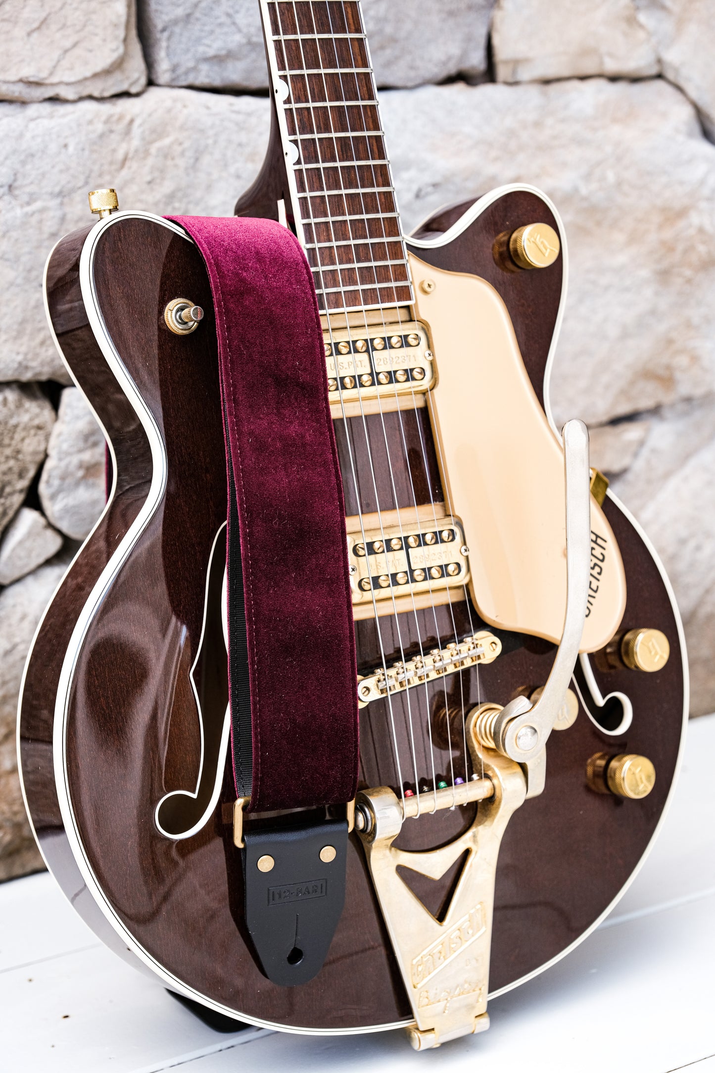 Red velvet vintage retro guitar strap
