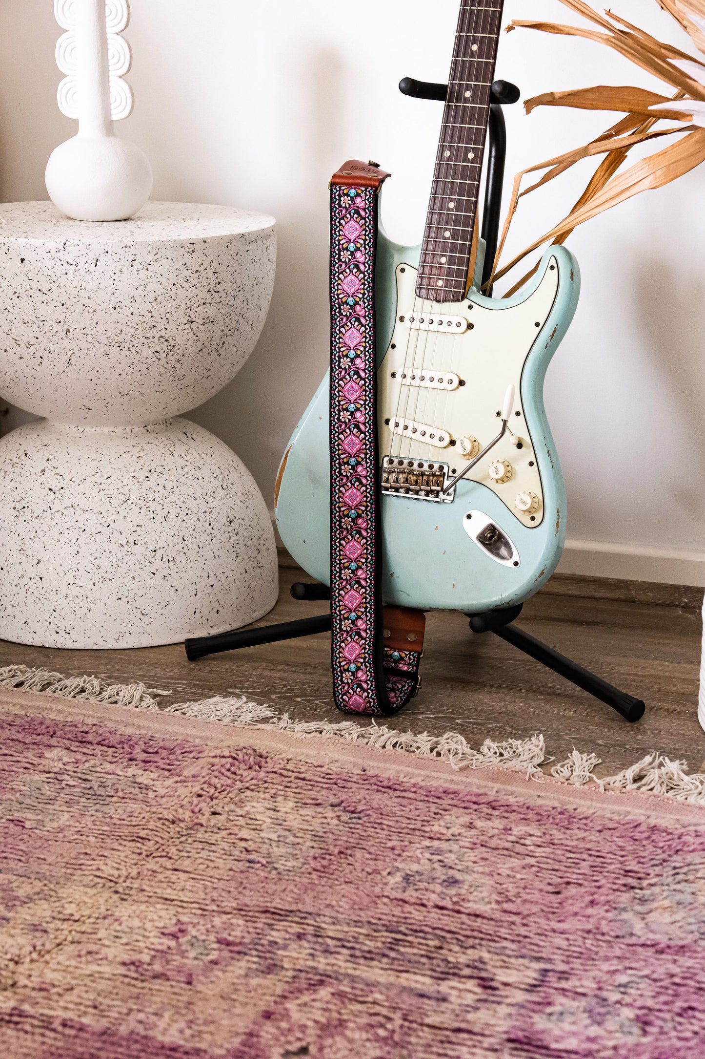 Rosebery vintage retro guitar strap